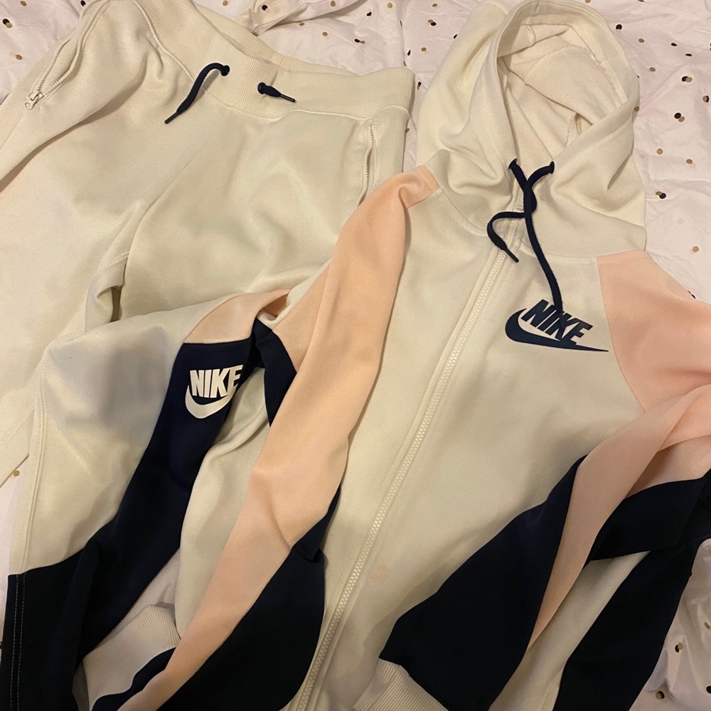 Nike sweatsuit